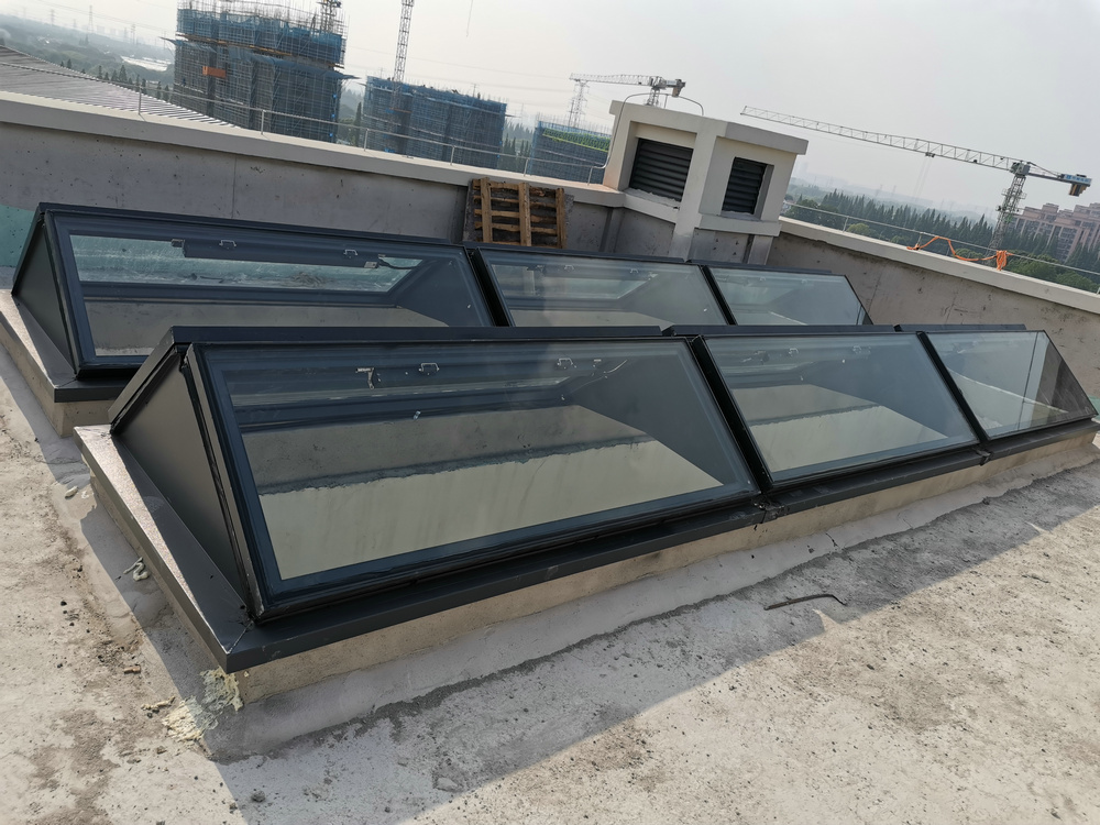 三角形排烟天窗